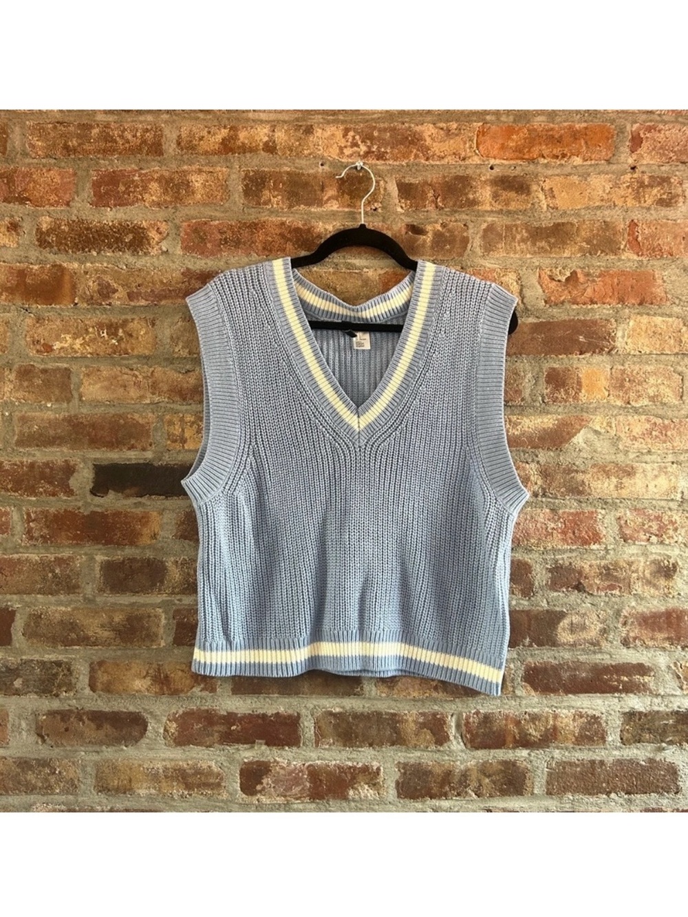 H&M Divided Light Blue V-Neck Knit Sweater Vest with Cream Trim LARGE